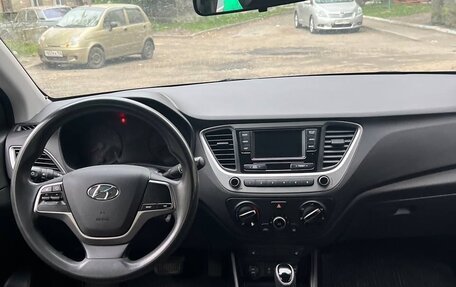 Hyundai Solaris II рестайлинг, 2017 год, 1 450 000 рублей, 6 фотография