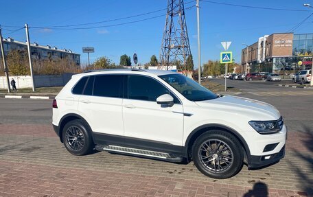 Volkswagen Tiguan II, 2018 год, 2 500 000 рублей, 3 фотография