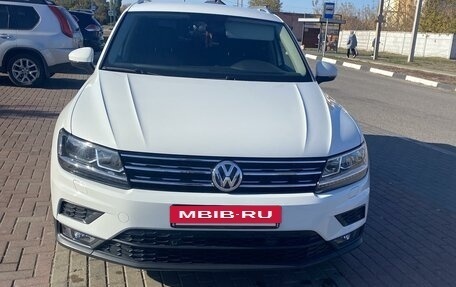 Volkswagen Tiguan II, 2018 год, 2 500 000 рублей, 2 фотография