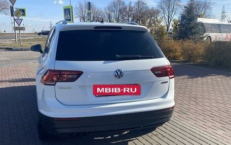 Volkswagen Tiguan II, 2018 год, 2 500 000 рублей, 4 фотография