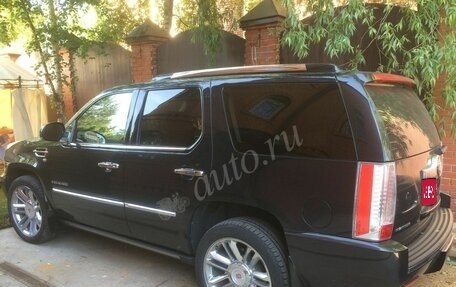 Cadillac Escalade III, 2011 год, 1 550 000 рублей, 1 фотография