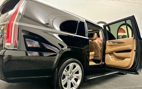 Cadillac Escalade IV, 2015 год, 3 995 000 рублей, 27 фотография