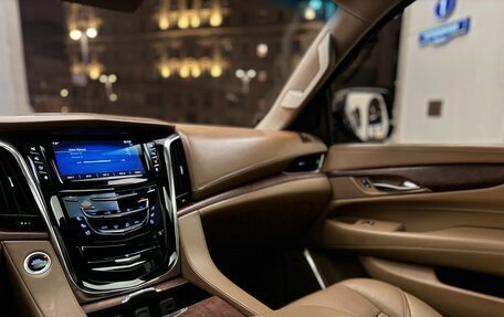 Cadillac Escalade IV, 2015 год, 3 995 000 рублей, 31 фотография