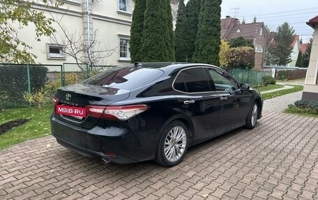 Toyota Camry, 2018 год, 2 550 000 рублей, 4 фотография