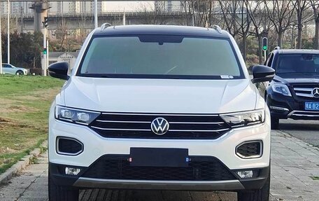 Volkswagen T-Roc I, 2021 год, 1 421 700 рублей, 2 фотография