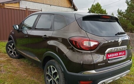 Renault Kaptur I рестайлинг, 2017 год, 1 785 000 рублей, 8 фотография