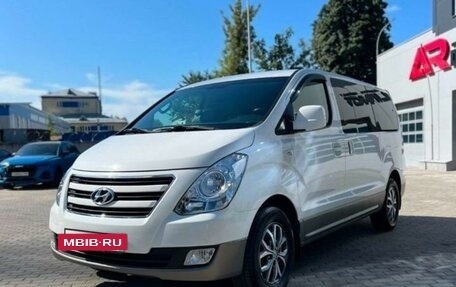 Hyundai Grand Starex Grand Starex I рестайлинг 2, 2015 год, 3 000 000 рублей, 12 фотография