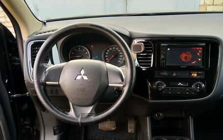 Mitsubishi Outlander III рестайлинг 3, 2014 год, 1 490 000 рублей, 1 фотография