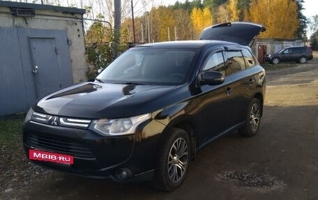 Mitsubishi Outlander III рестайлинг 3, 2014 год, 1 490 000 рублей, 8 фотография