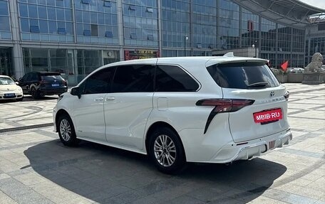 Toyota Sienna, 2021 год, 4 500 000 рублей, 5 фотография