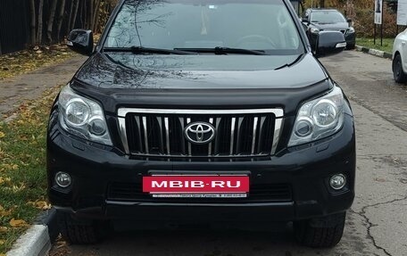 Toyota Land Cruiser Prado 150 рестайлинг 2, 2010 год, 3 000 000 рублей, 3 фотография