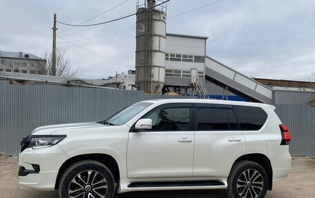 Toyota Land Cruiser Prado 150 рестайлинг 2, 2014 год, 4 000 000 рублей, 2 фотография