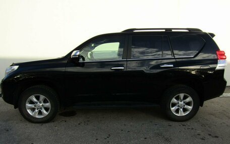 Toyota Land Cruiser Prado 150 рестайлинг 2, 2010 год, 3 290 000 рублей, 7 фотография