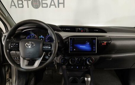 Toyota Hilux VIII, 2016 год, 2 559 000 рублей, 9 фотография