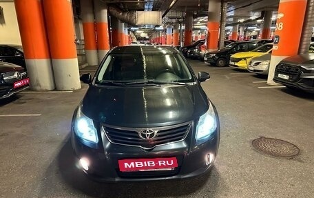 Toyota Avensis III рестайлинг, 2011 год, 900 000 рублей, 1 фотография