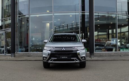 Mitsubishi Outlander III рестайлинг 3, 2021 год, 2 999 000 рублей, 3 фотография