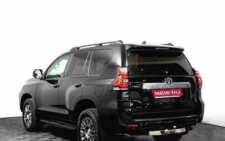 Toyota Land Cruiser Prado 150 рестайлинг 2, 2021 год, 5 300 000 рублей, 8 фотография