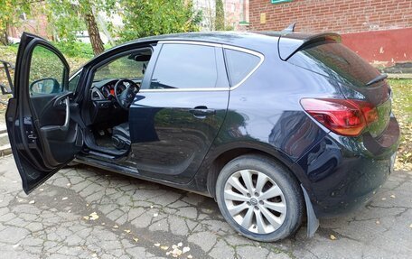 Opel Astra J, 2011 год, 730 000 рублей, 2 фотография