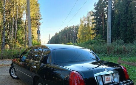 Lincoln Town Car III рестайлинг, 2001 год, 830 000 рублей, 7 фотография