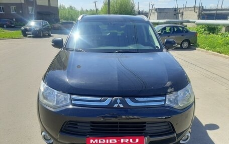 Mitsubishi Outlander III рестайлинг 3, 2013 год, 1 280 000 рублей, 2 фотография