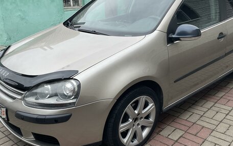 Volkswagen Golf V, 2004 год, 600 000 рублей, 2 фотография