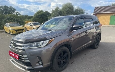 Toyota Highlander III, 2018 год, 4 600 000 рублей, 1 фотография