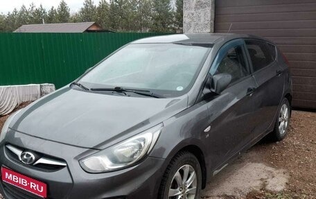 Hyundai Solaris II рестайлинг, 2012 год, 650 000 рублей, 1 фотография