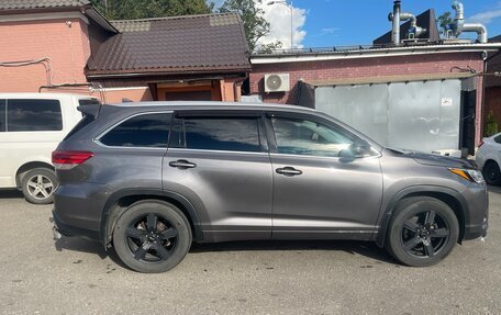 Toyota Highlander III, 2018 год, 4 600 000 рублей, 9 фотография