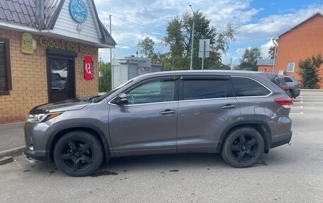 Toyota Highlander III, 2018 год, 4 600 000 рублей, 4 фотография