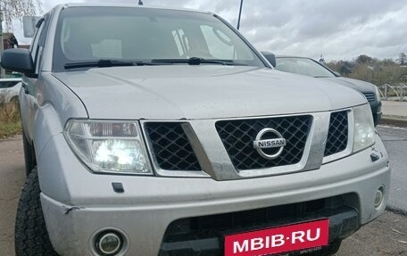 Nissan Navara (Frontier), 2006 год, 870 000 рублей, 1 фотография