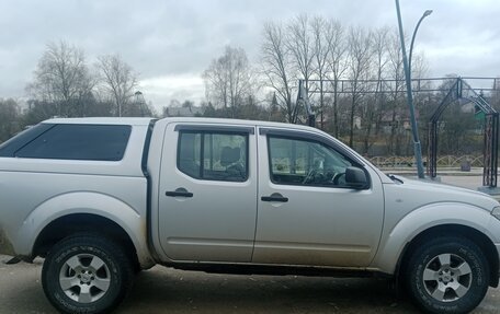 Nissan Navara (Frontier), 2006 год, 870 000 рублей, 2 фотография