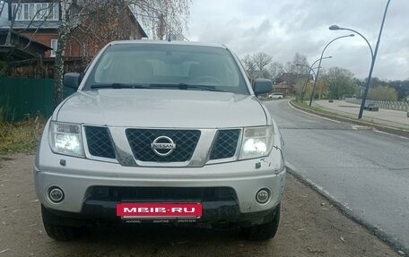 Nissan Navara (Frontier), 2006 год, 870 000 рублей, 3 фотография