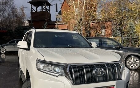 Toyota Land Cruiser Prado 150 рестайлинг 2, 2017 год, 4 300 000 рублей, 1 фотография