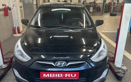 Hyundai Solaris II рестайлинг, 2013 год, 827 000 рублей, 2 фотография