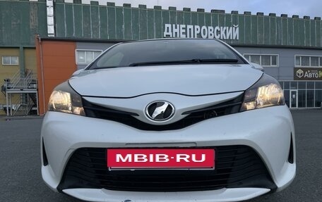 Toyota Vitz, 2015 год, 775 000 рублей, 4 фотография