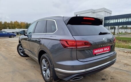 Volkswagen Touareg III, 2018 год, 5 050 000 рублей, 2 фотография