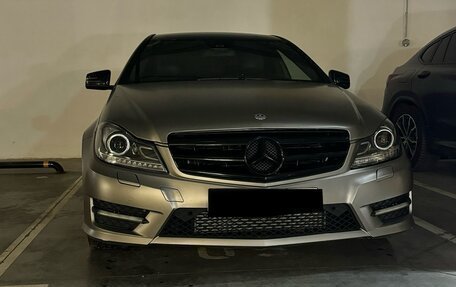 Mercedes-Benz C-Класс, 2011 год, 1 350 000 рублей, 1 фотография