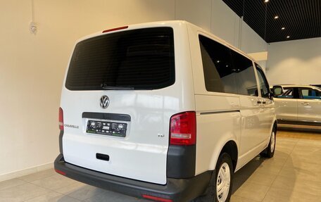 Volkswagen Caravelle T5, 2014 год, 1 650 000 рублей, 4 фотография