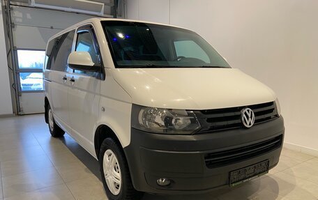 Volkswagen Caravelle T5, 2014 год, 1 650 000 рублей, 3 фотография