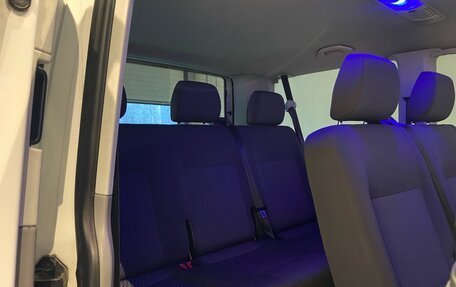 Volkswagen Caravelle T5, 2014 год, 1 650 000 рублей, 20 фотография