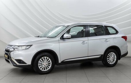 Mitsubishi Outlander III рестайлинг 3, 2021 год, 2 198 000 рублей, 3 фотография