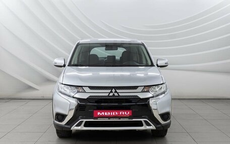 Mitsubishi Outlander III рестайлинг 3, 2021 год, 2 198 000 рублей, 2 фотография