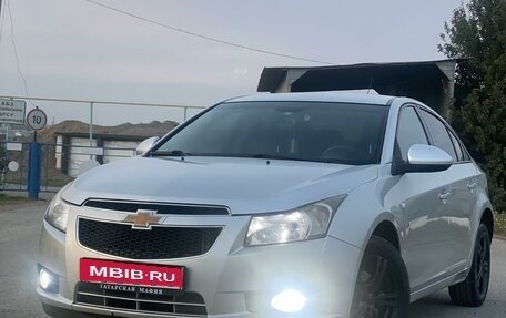 Chevrolet Cruze II, 2010 год, 665 000 рублей, 1 фотография