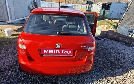 Skoda Fabia II, 2011 год, 410 000 рублей, 2 фотография