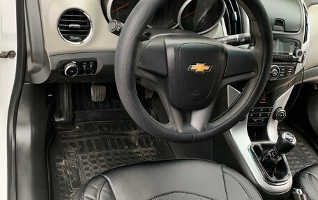 Chevrolet Cruze II, 2013 год, 890 000 рублей, 25 фотография