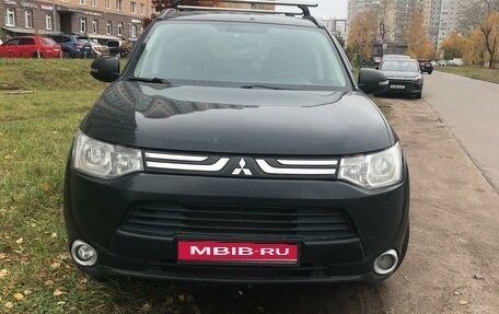 Mitsubishi Outlander III рестайлинг 3, 2013 год, 1 290 000 рублей, 1 фотография