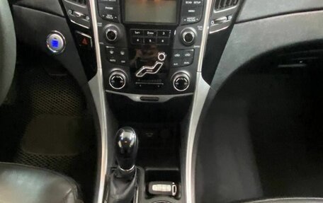 Hyundai Sonata VI, 2012 год, 980 000 рублей, 10 фотография