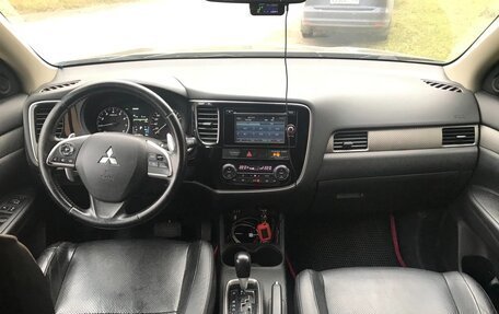 Mitsubishi Outlander III рестайлинг 3, 2013 год, 1 290 000 рублей, 7 фотография