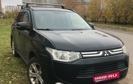 Mitsubishi Outlander III рестайлинг 3, 2013 год, 1 290 000 рублей, 2 фотография