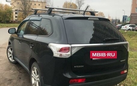 Mitsubishi Outlander III рестайлинг 3, 2013 год, 1 290 000 рублей, 6 фотография